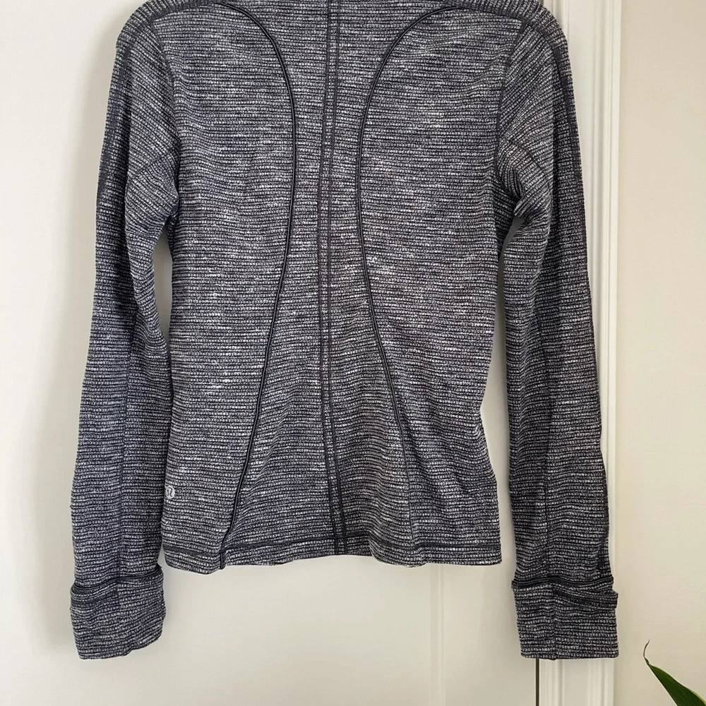 Lululemon Run Briskly 1/2 Zip - Picture 5 of 12